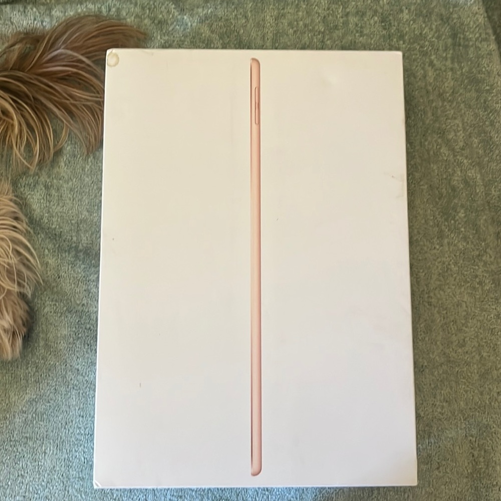 Apple iPad Air 3 Rose Gold 10.5 Mint Condition No Scratches